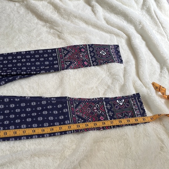 Dharma Bums Harper High Waist Printed 7/8 Legging, Small - Picture 6 of 6